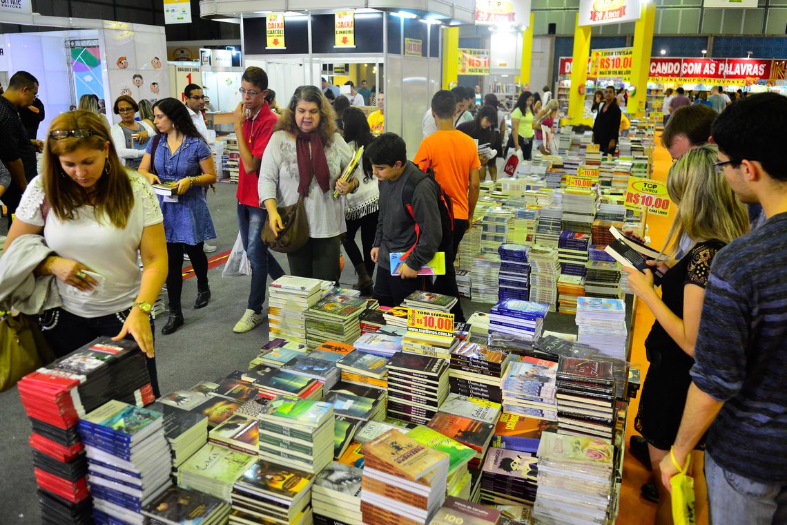 Bienal vende mais de  4 milhões de livros no Rio