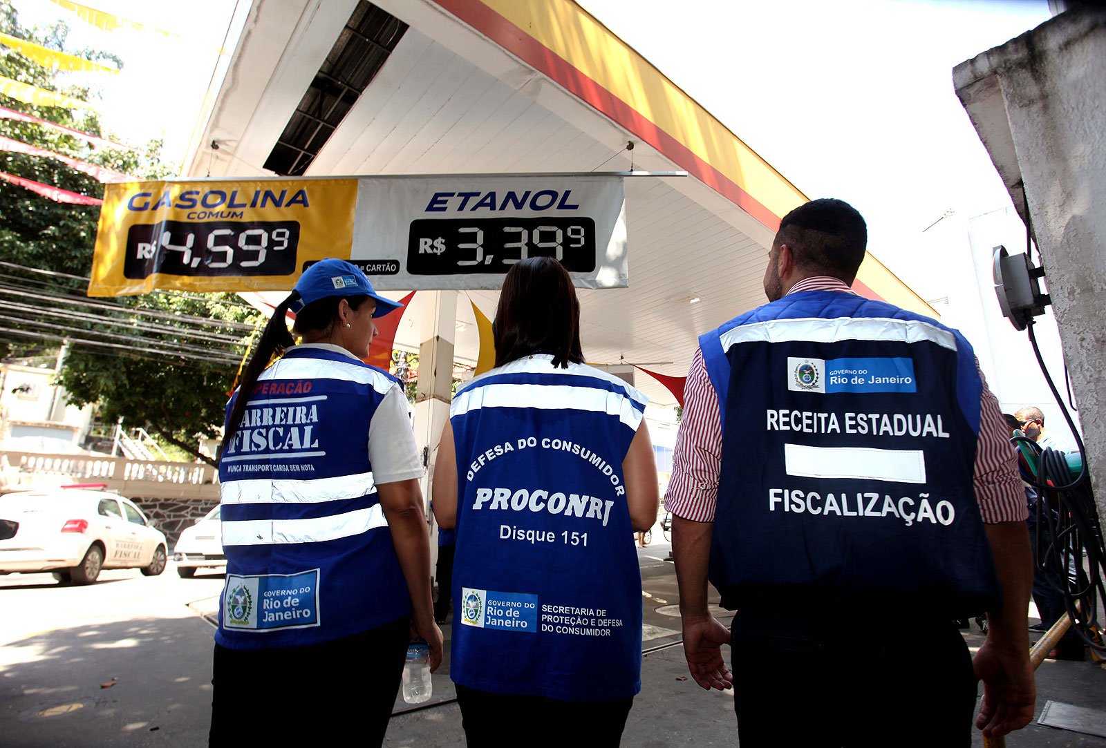 Operação fiscaliza postos de combustíveis no Rio