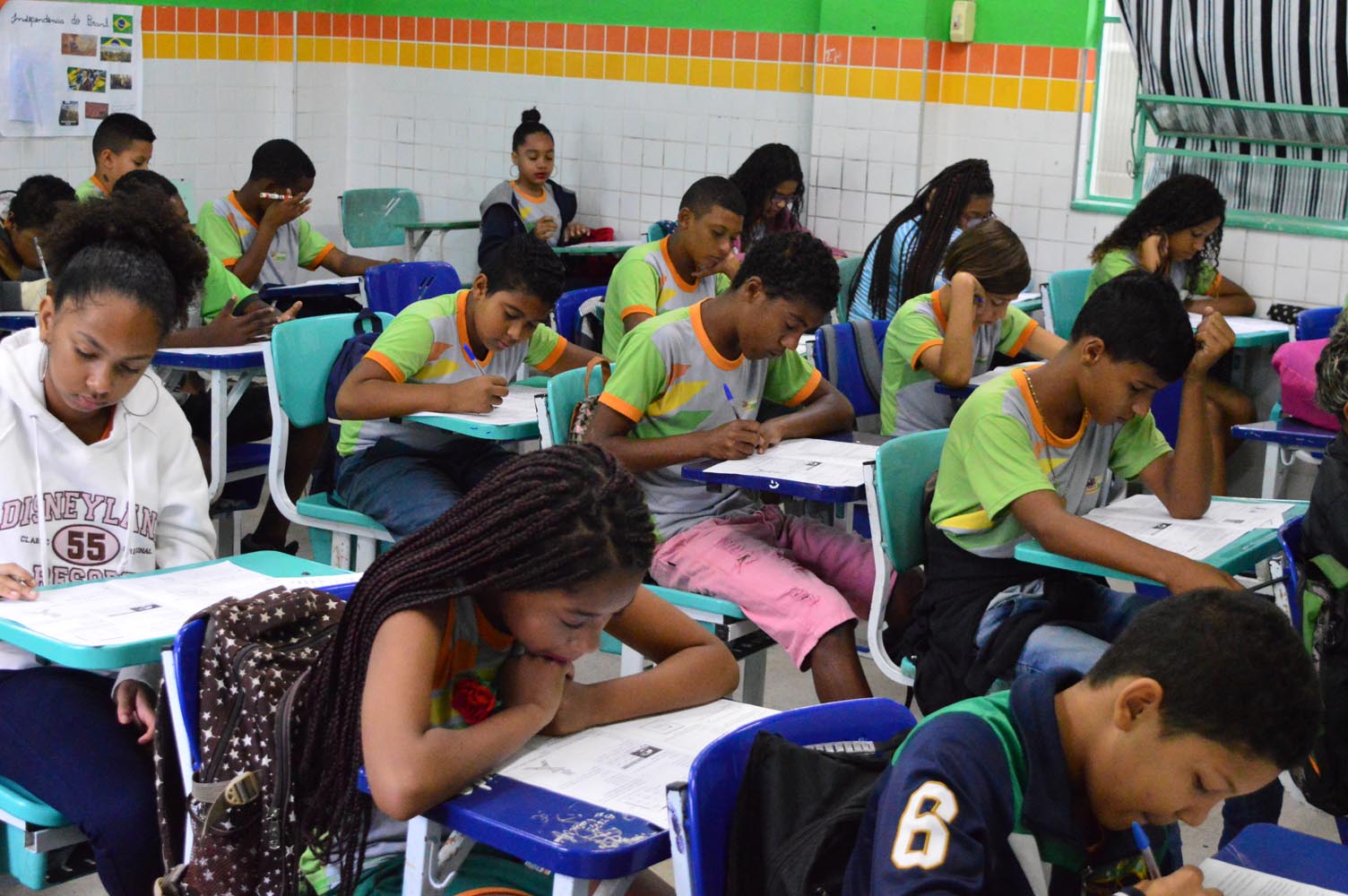 Dois mil alunos da rede municipal de  Queimados realizam simulado do IDEB