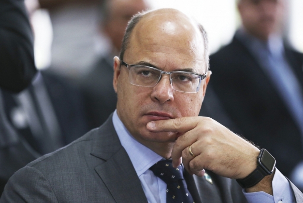 Governador do Rio modifica  regras de gratificação a policiais