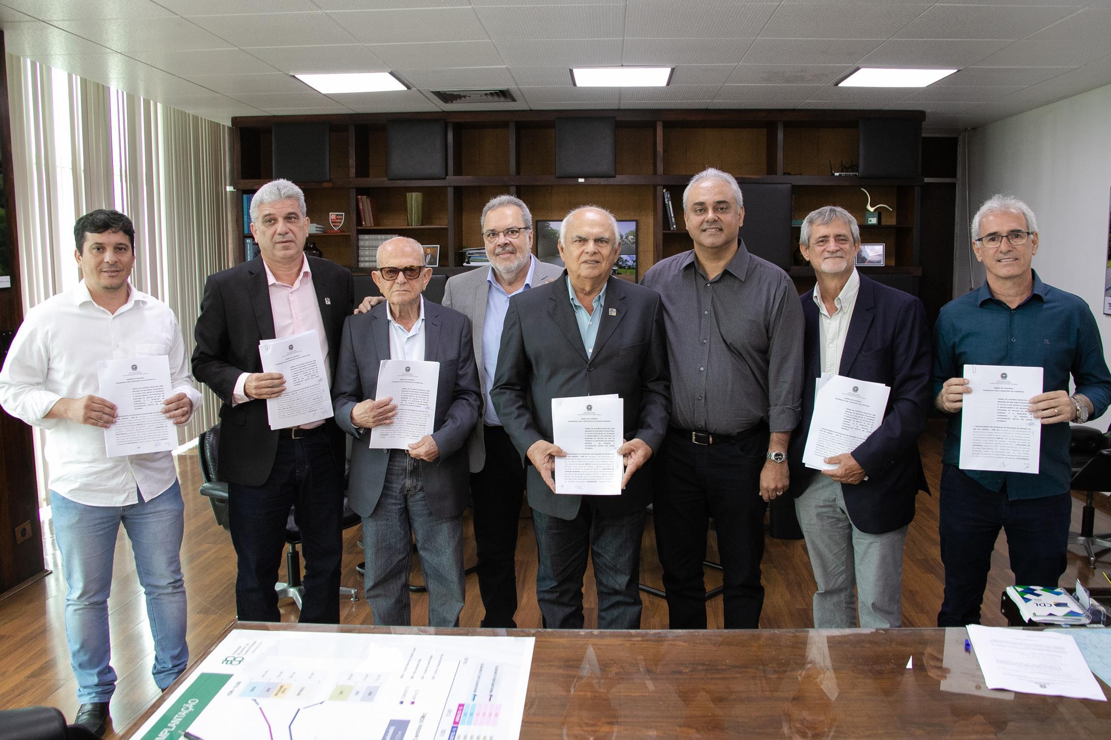 DER-RJ assina convênio  com mais 13 municípios