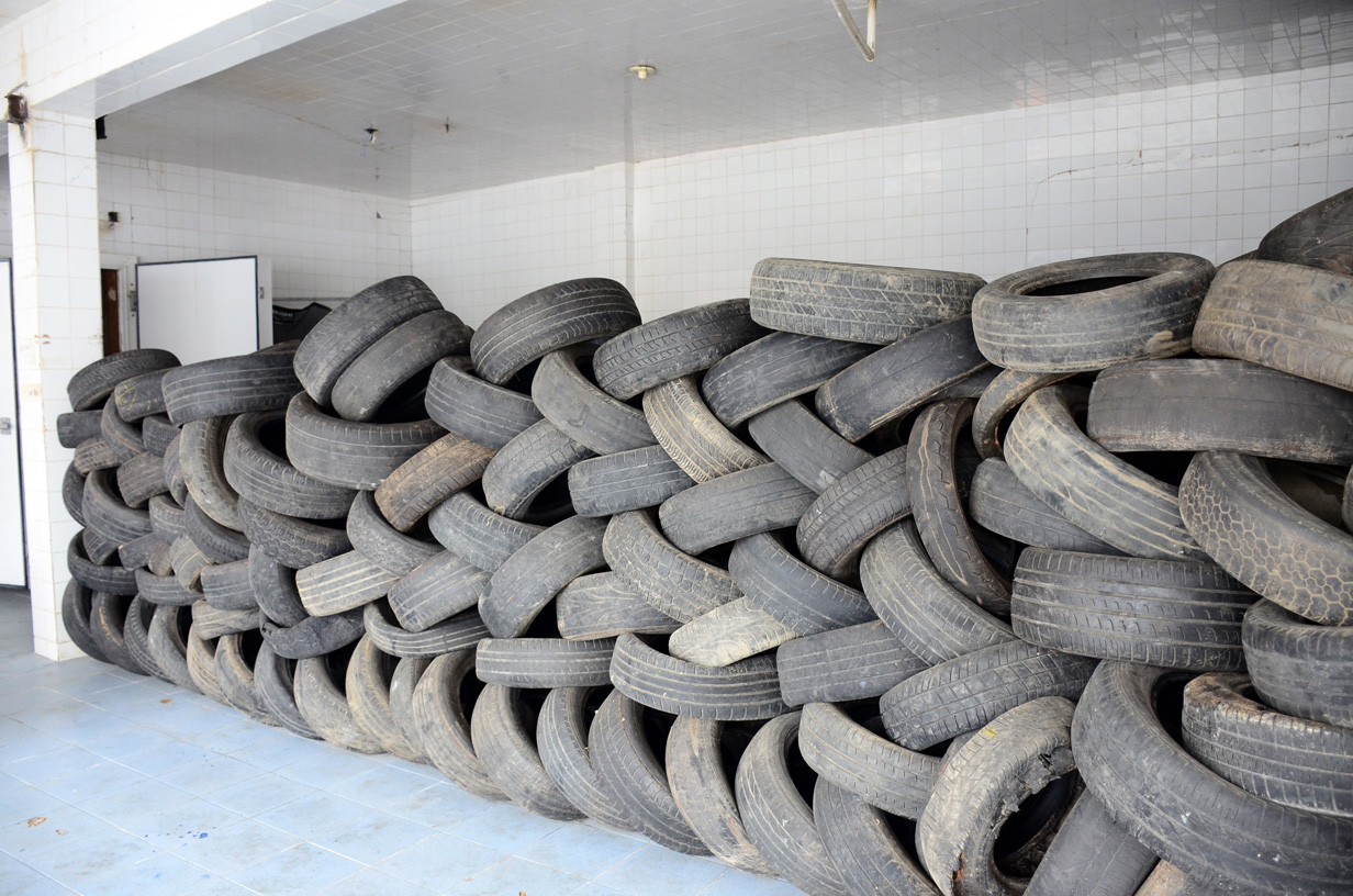Galpão da Emlurb abre as portas  para receber pneus velhos em Austin