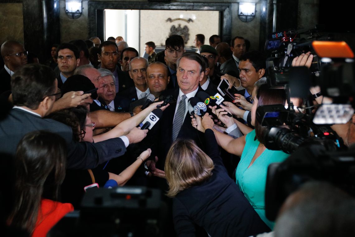 Bolsonaro reitera apoio  a excludente de ilicitude