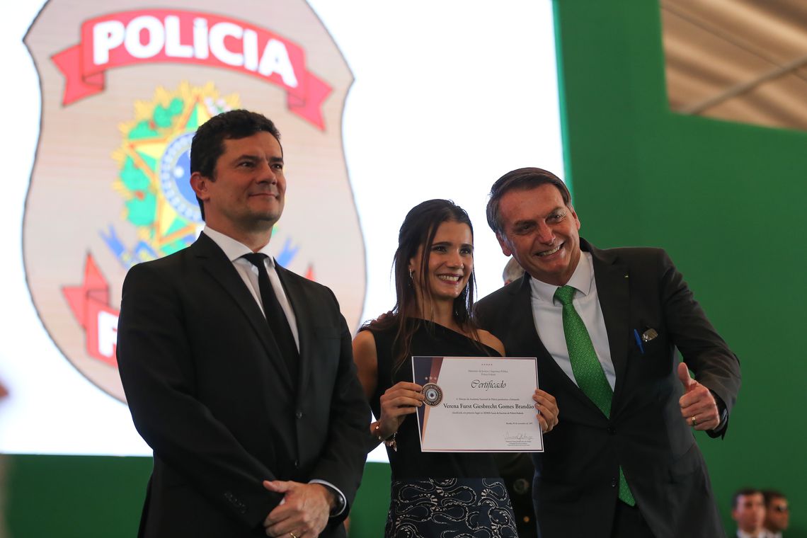 Bolsonaro diz que Brasil  deve muito à Polícia Federal