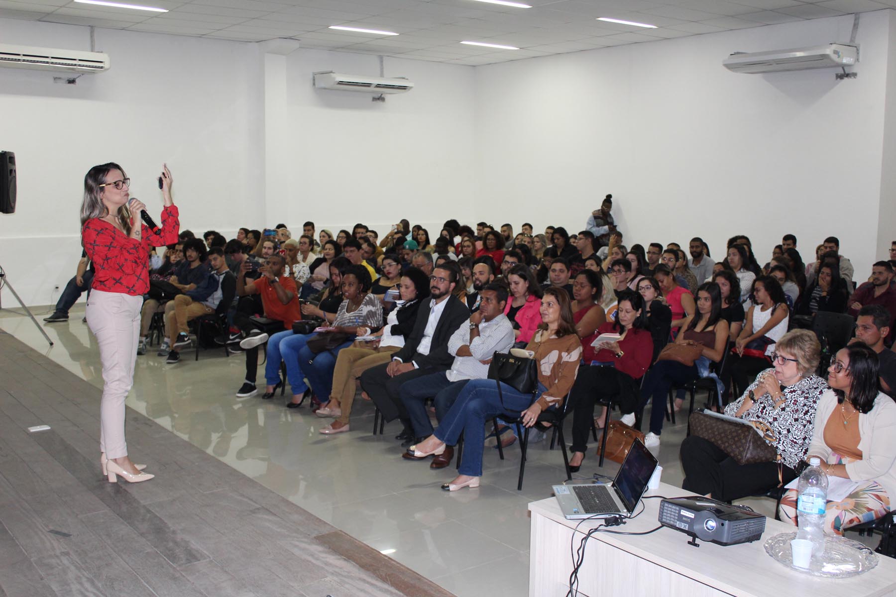 Escola de Governo vai capacitar  profissionais da saúde de Nova Iguaçu