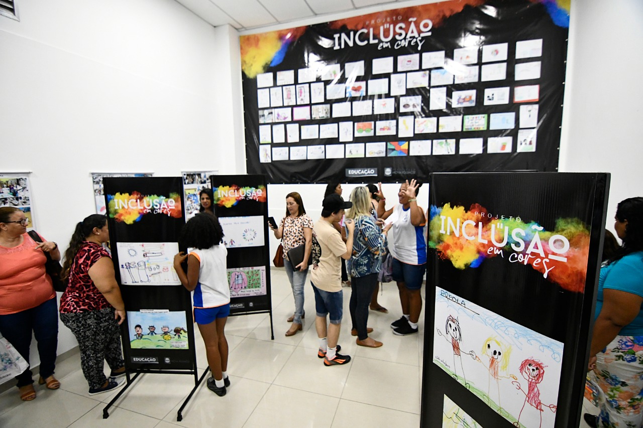 Alunos de Nova Iguaçu participam  de exposição sobre inclusão