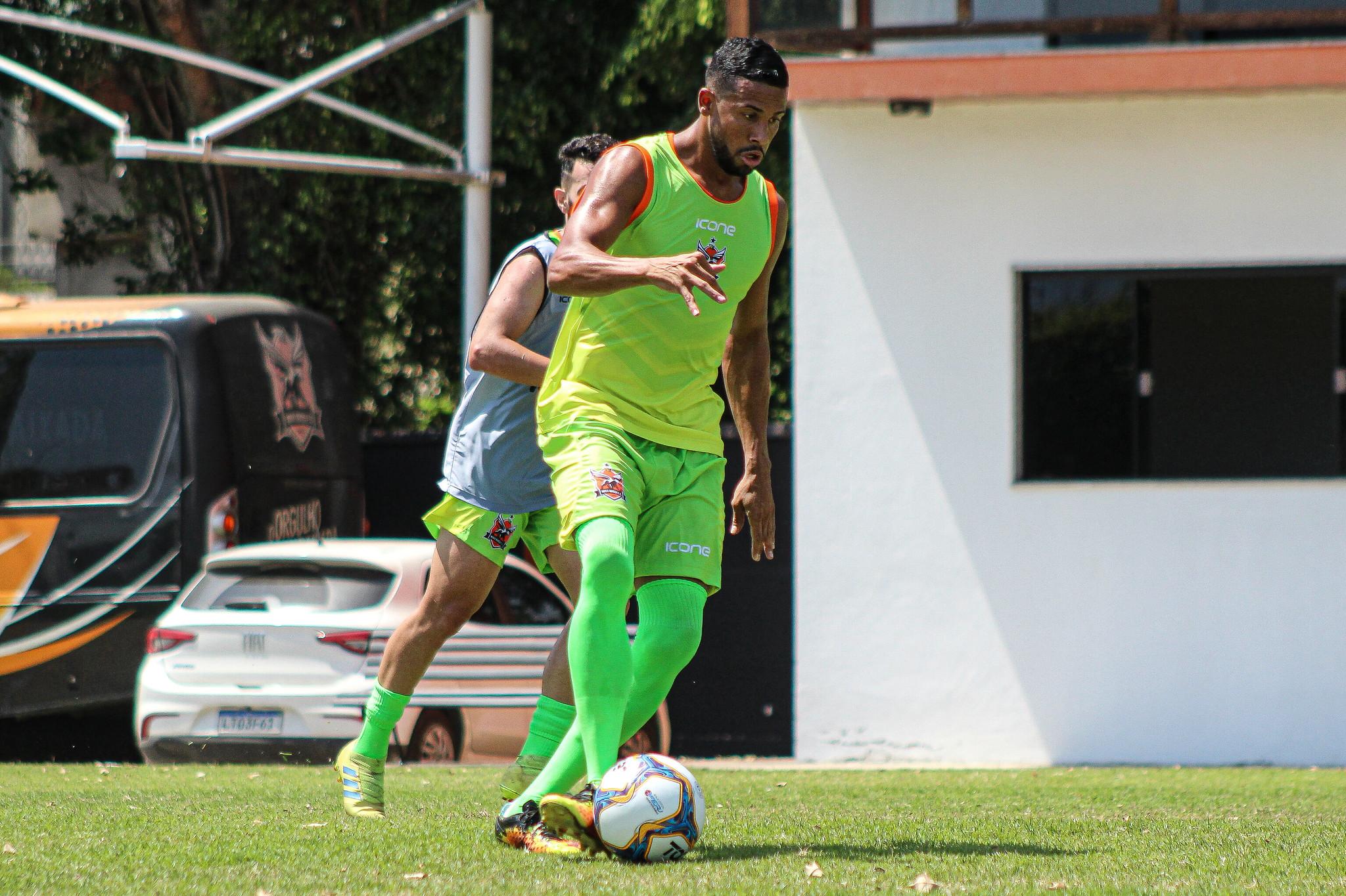 Nova Iguaçu Futebol Clube  ganha reforço de Filipe Silva
