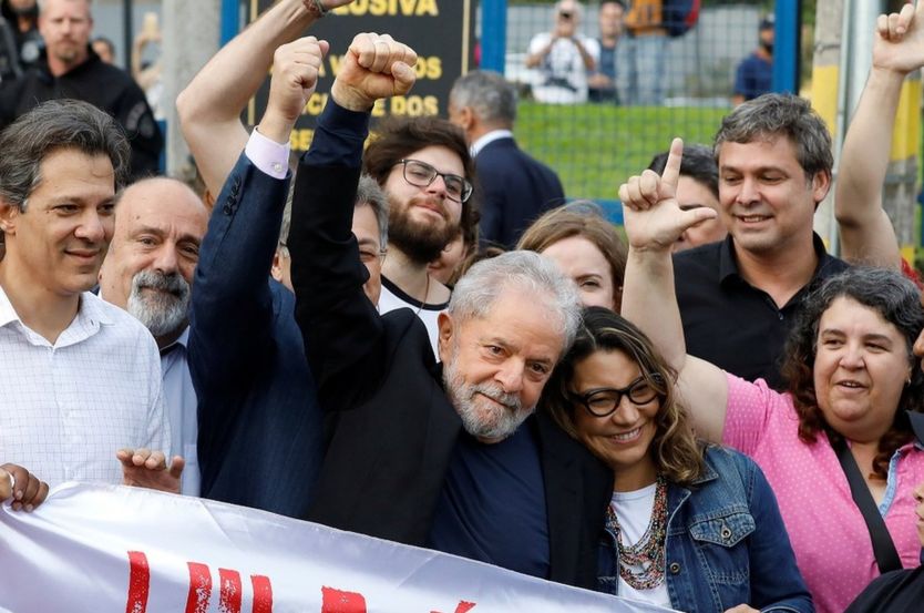Lula deixa carceragem da  Polícia Federal em Curitiba
