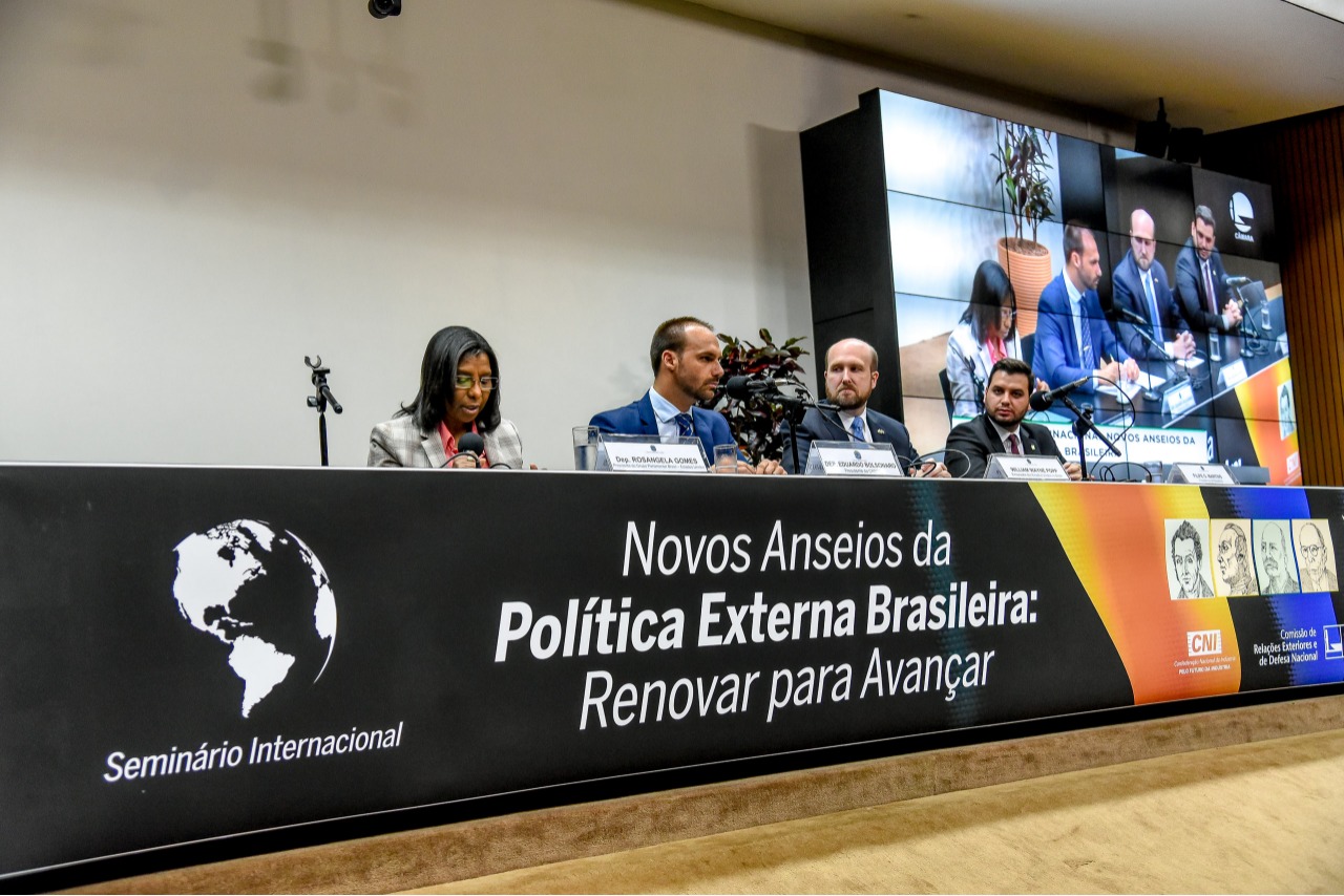 Rosangela Gomes ressalta parceria com  os EUA em evento sobre Política Externa