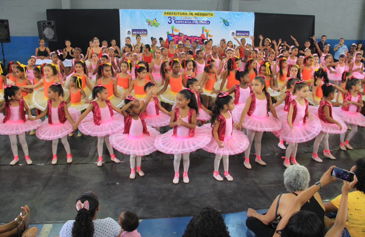 Espetáculo de dança lotou a Vila  Olímpica de Mesquita no sábado