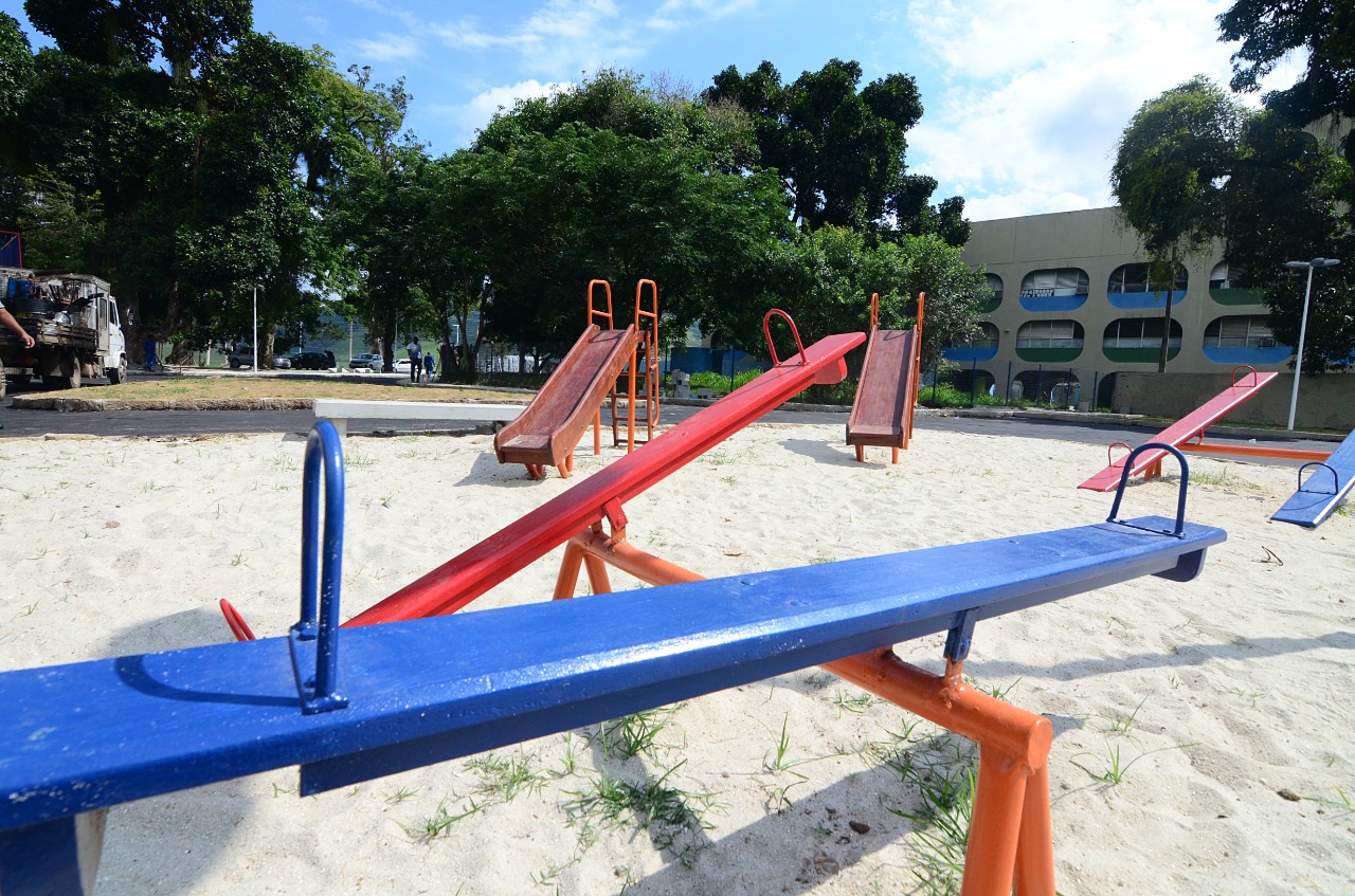 Marapicu ganha nova praça pública, com área  esportiva e aparelhos para terceira idade