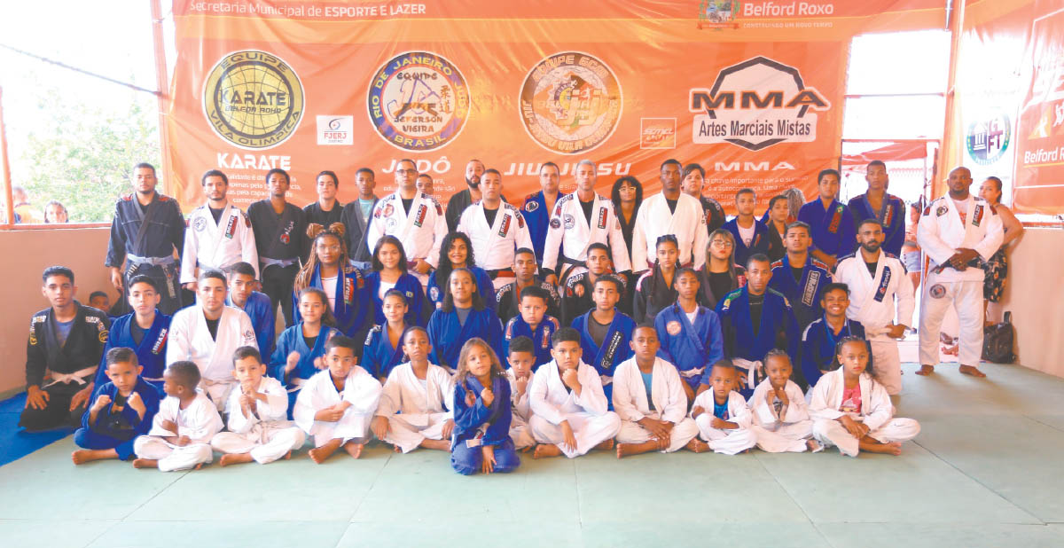 Projeto de jiu-jitsu da Guarda Municipal de Belford Roxo forma 44 alunos
