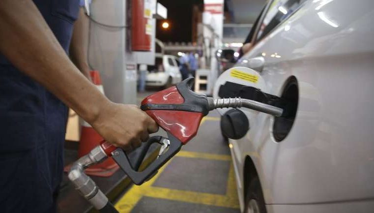 Petrobras reduz preço da gasolina  e do diesel para distribuidoras