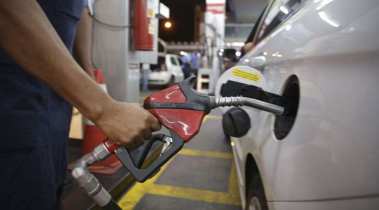 Petrobras reduz preço da gasolina  e do diesel para distribuidoras
