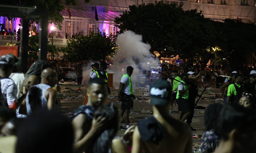 Polícia prende 28 após tumulto  na abertura do Carnaval do Rio