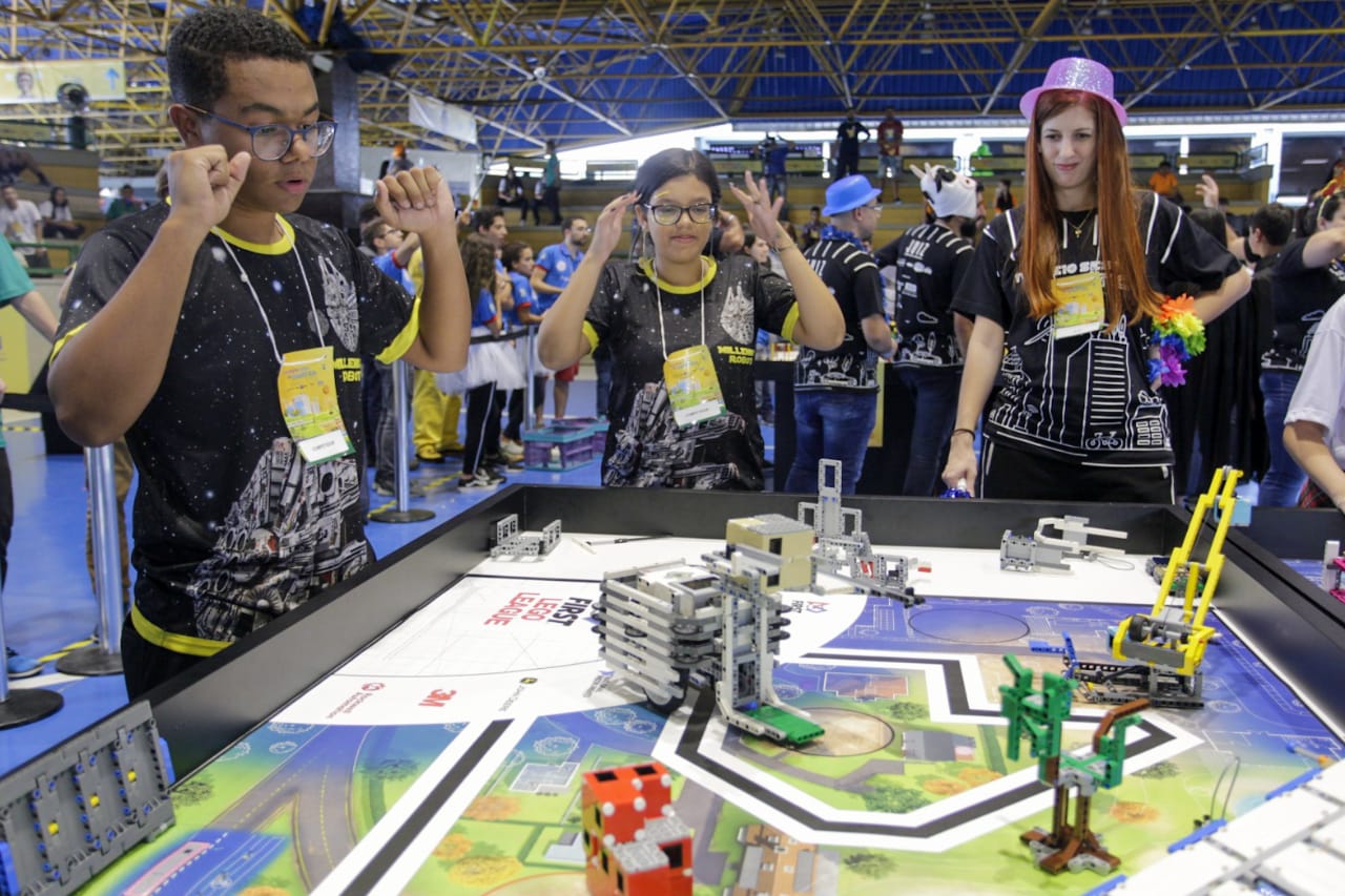 Escolas Firjan SESI garantem vagas em torneio nacional de Robótica