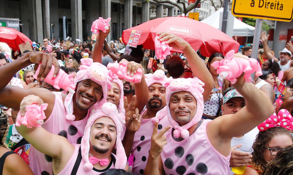 Carnaval de rua reúne 6,4  milhões de pessoas no Rio