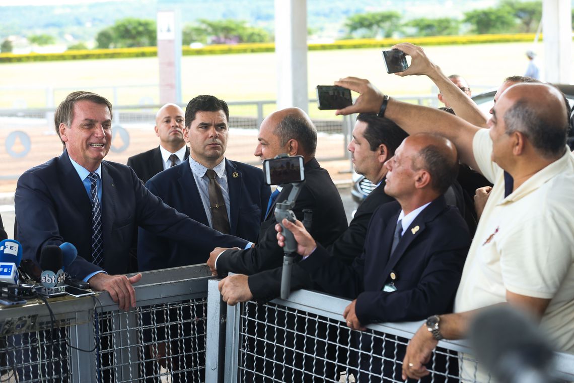 Apenas ministros titulares podem  utilizar avião da FAB, diz Bolsonaro