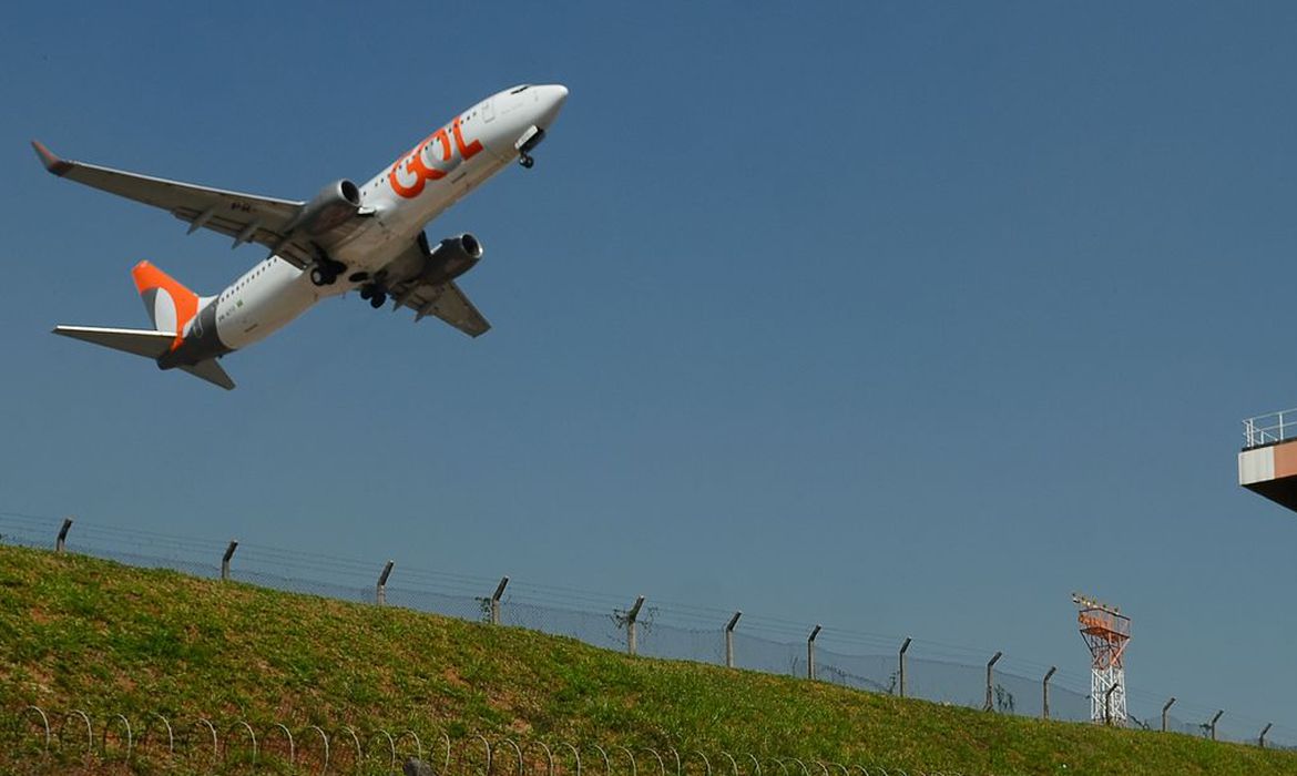 Aeroporto Tom Jobim terá redução  de 90% dos voos em abril