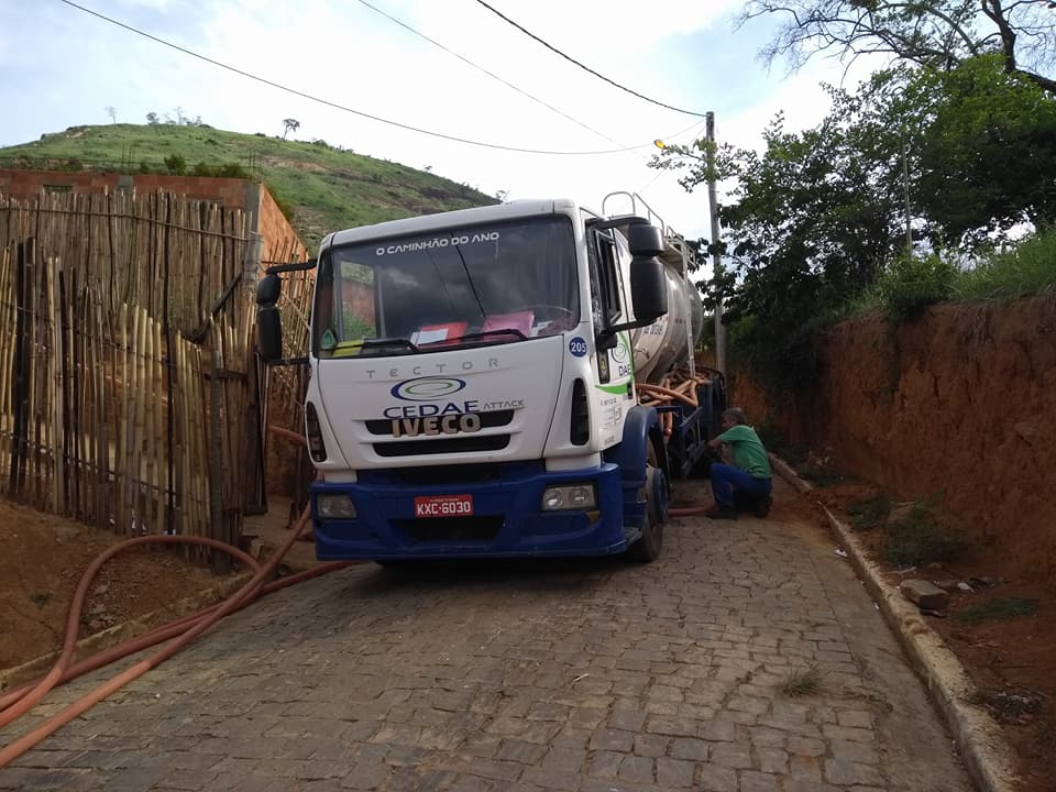 Cedae contrata 40 caminhões-pipa para atender comunidades