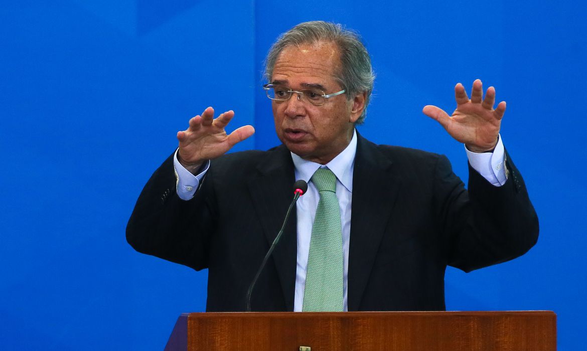 Economia crescerá mais de 2% se  reformas forem aprovadas, diz Guedes