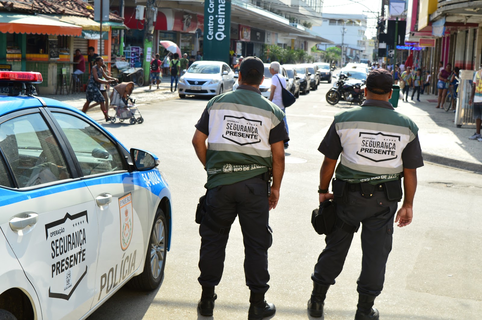 Policiais do Segurança Presente de Queimados  prendem dois homens no fim de semana