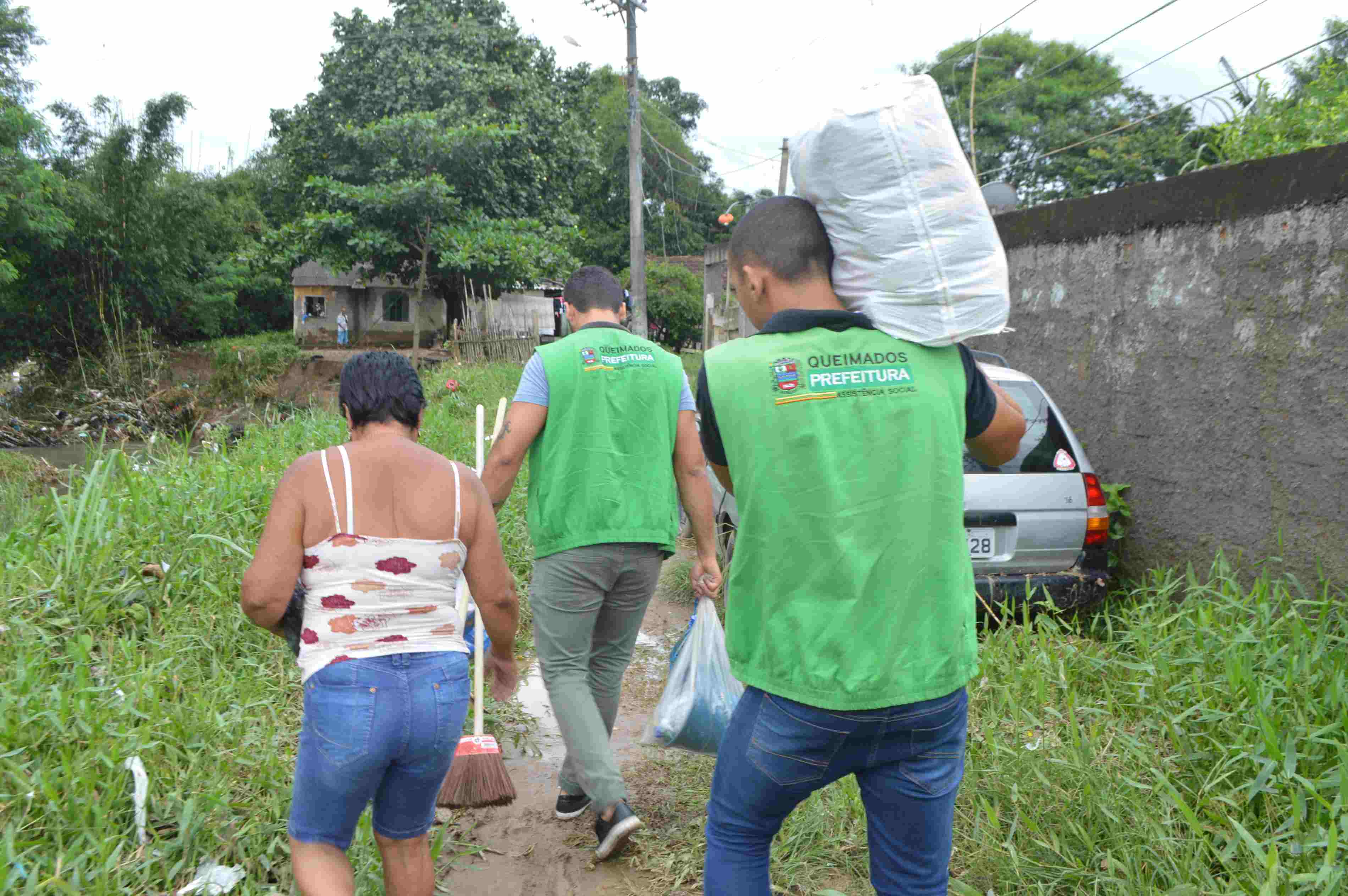 Prefeitura de Queimados mobiliza equipes de  atendimento a famílias afetadas pelas chuvas
