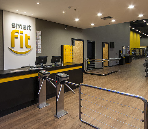 Smart Fit lançam treinos online gratuitos para  manter a rotina de exercícios sem sair de casa
