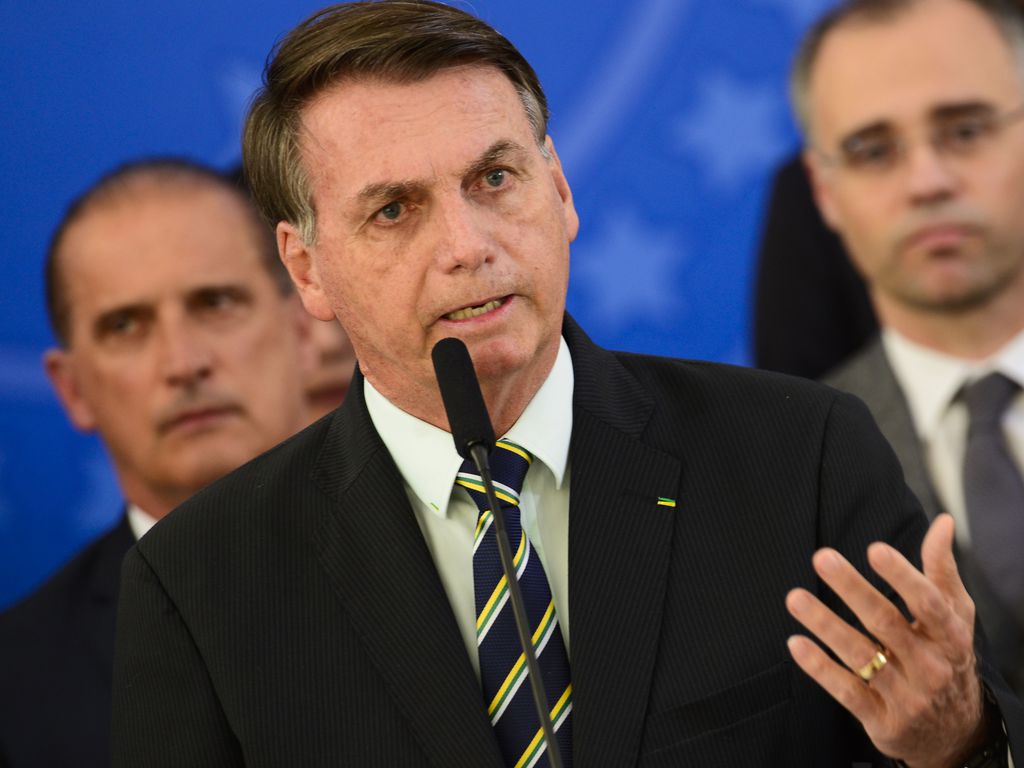 Vírus vai atingir 70% da  população, diz Bolsonaro