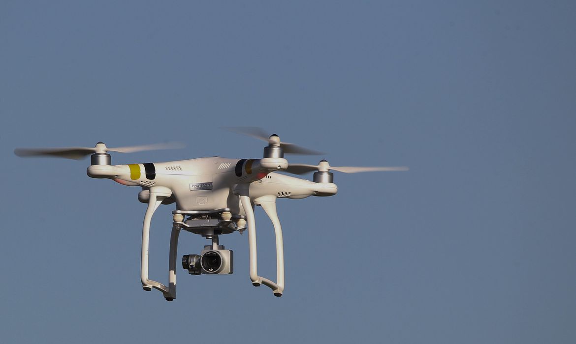 Drones com alto-falantes serão usados para evitar aglomerações no Rio