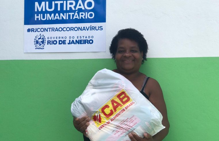 Moradores de Queimados começam a receber  as cestas básicas do Mutirão Humanitário