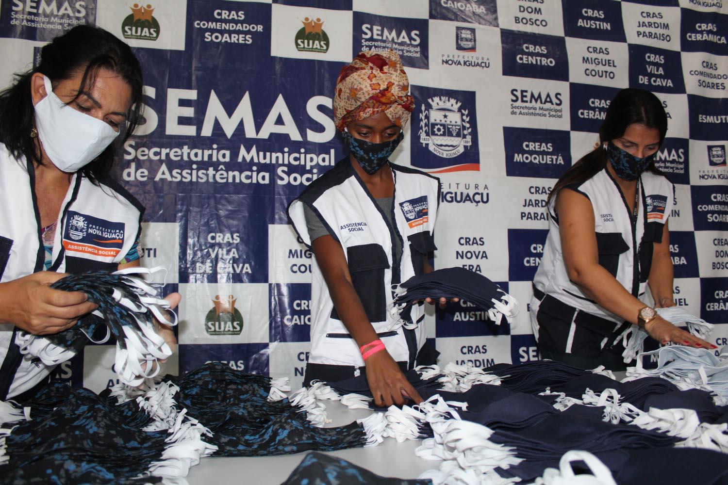 Prefeitura de Nova Iguaçu confecciona  e entrega máscaras de proteção