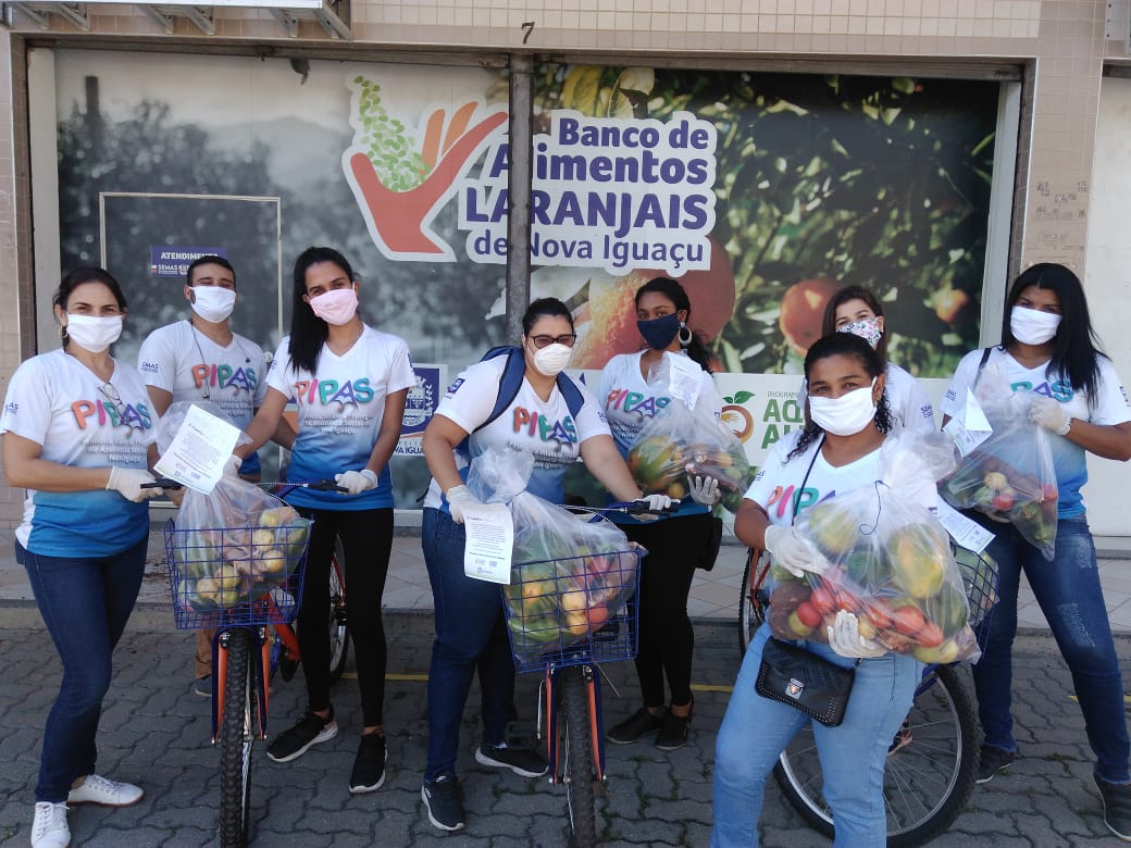 Nova Iguaçu entrega cestas de alimentos para famílias  acompanhadas pelos programas PIPAS e Mamãe Presente