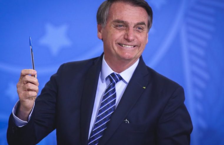 Bolsonaro sanciona lei que cria  programa de apoio às microempresas