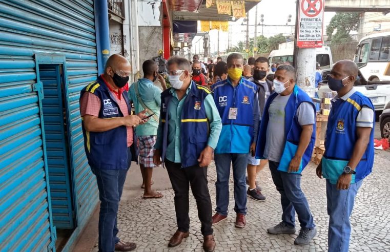 Fiscais multam lojas comerciais que desrespeitaram decreto em Caxias