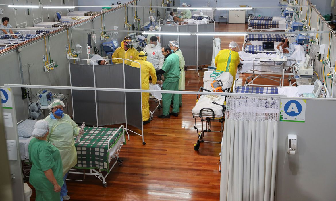 Covid-19: Brasil chega a 52,6 mil  mortes e 1,14 milhão de casos