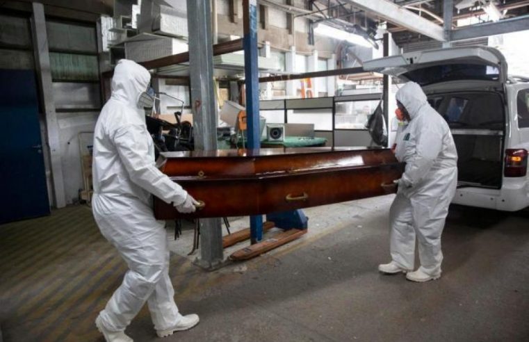 Funerárias terão que disponibilizar  caixão com visor durante a pandemia
