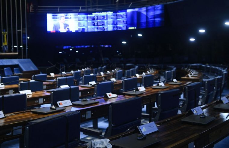 Senado aprova adiamento das  eleições para 15 de novembro