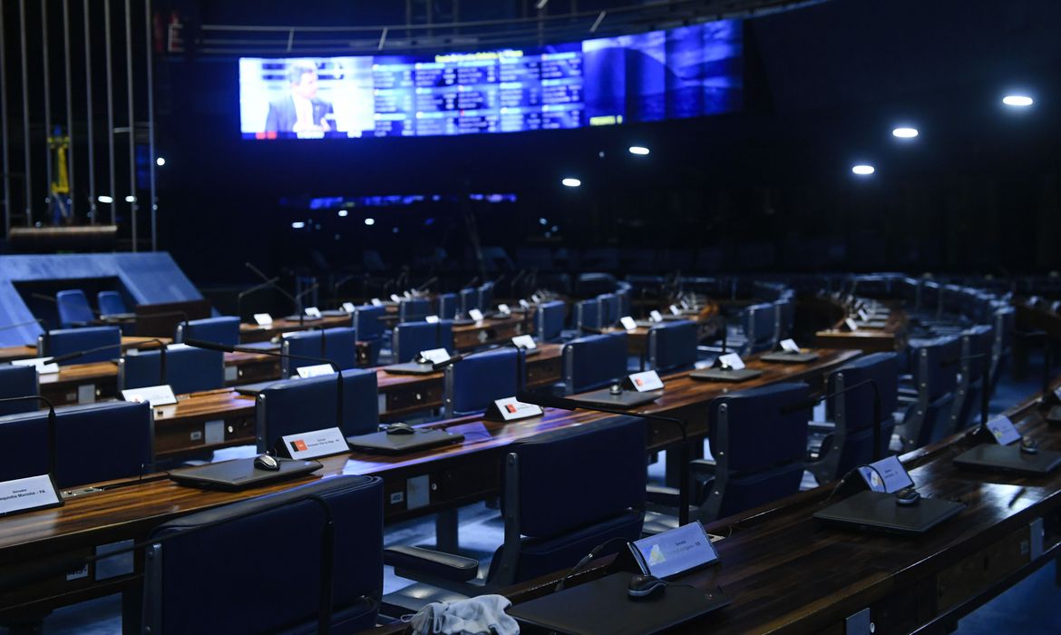 Senado aprova adiamento das  eleições para 15 de novembro