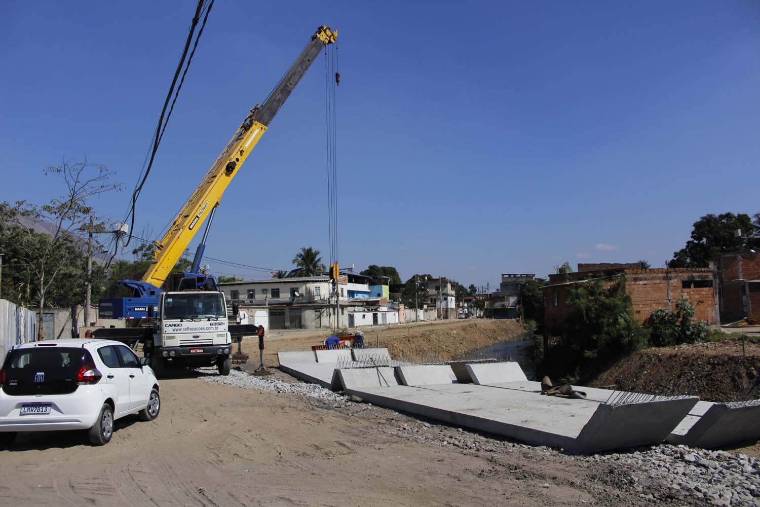 Prefeitura inicia nova etapa de canalização do Rio Botas