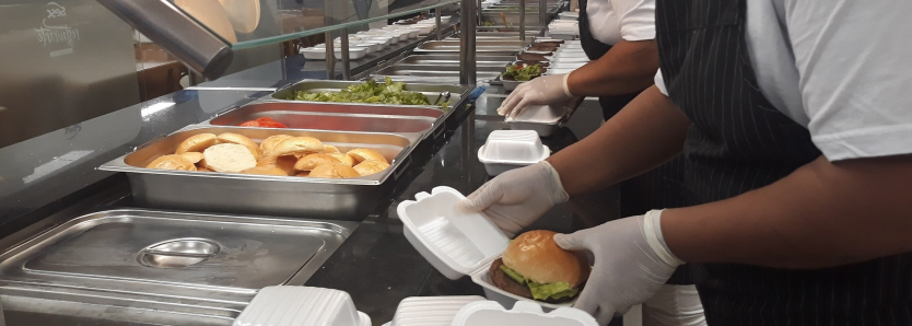 Mesa Brasil Sesc RJ vai distribuir hambúrgueres em Nova Iguaçu