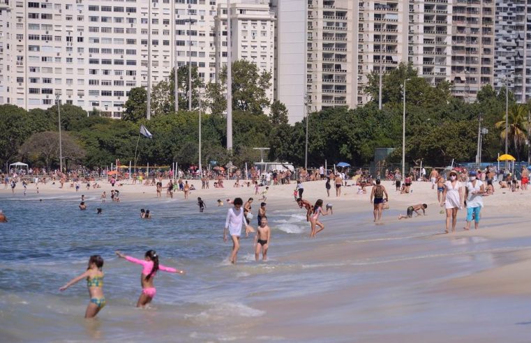 Crivella vai consultar população  sobre agendamento em praias