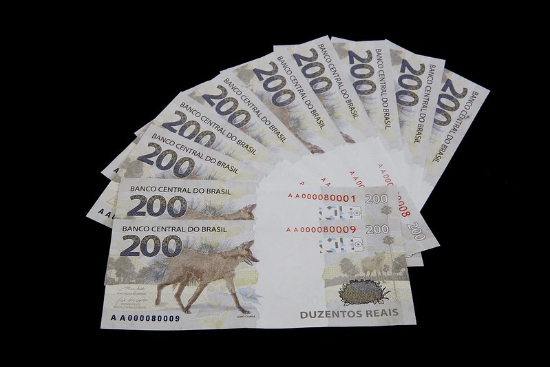 Nova cédula de R$ 200  começa a circular no país