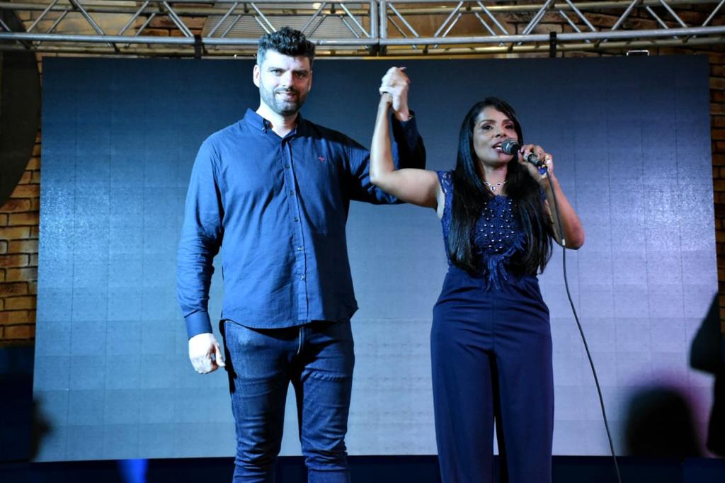 Homologação da candidatura de Cris Gêmeas  e Leonardo Andrade agita Mesquita