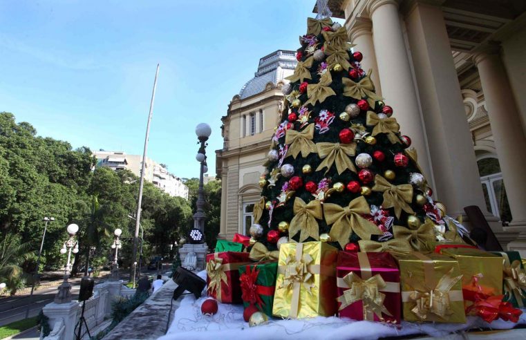Decoração especial e apresentações musicais  abrem a temporada de Natal no Palácio Guanabara