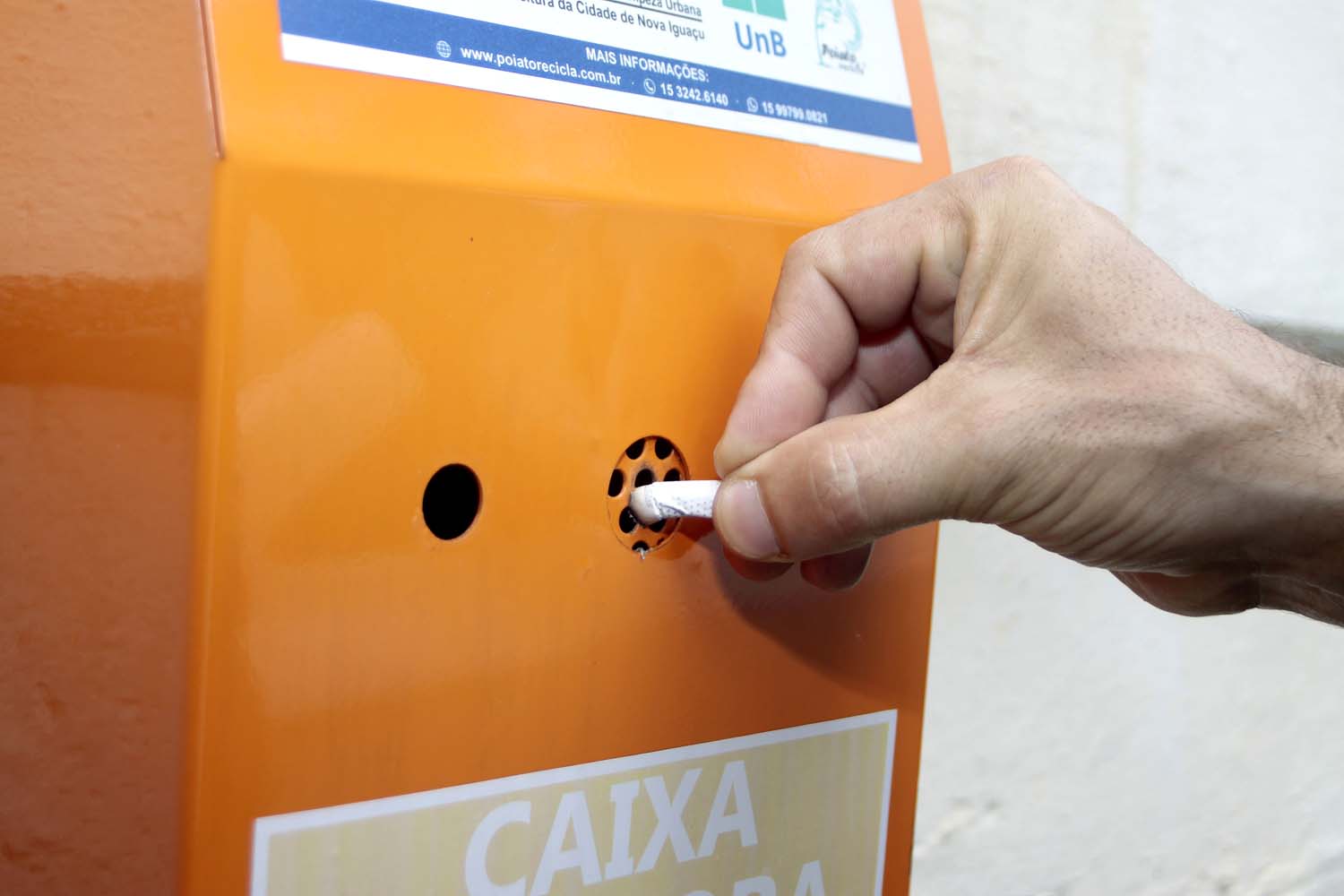 Em Nova Iguaçu, bitucas de cigarros passam de vilã do meio  ambiente para matéria-prima para artistas e secretarias municipais