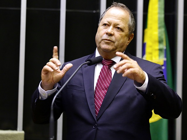Deputado federal Chiquinho Brazão apresenta projeto de  lei que dispõe sobre o serviço de loterias da Mega-Sena
