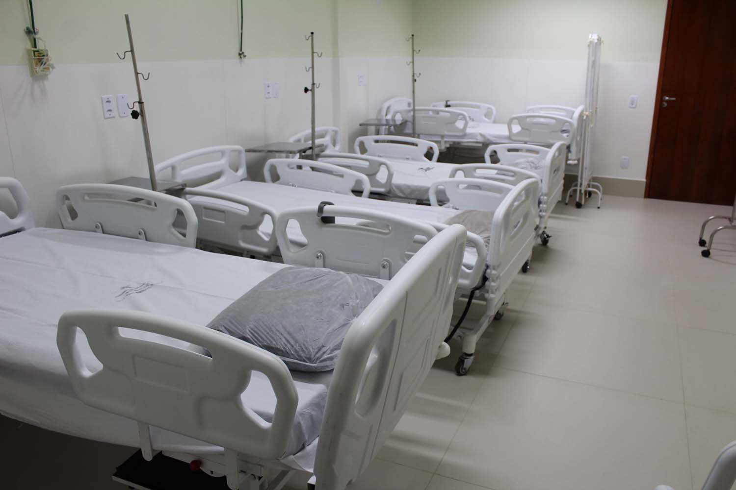 Hospital Geral de Nova Iguaçu entrega mais  duas enfermarias totalmente reformadas