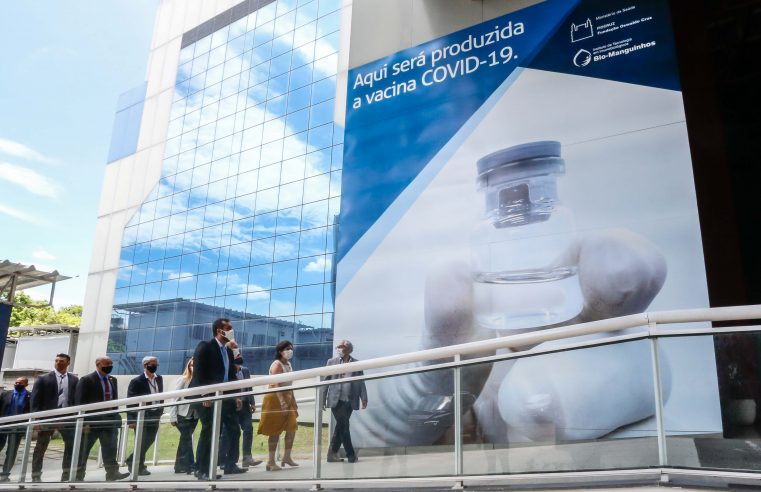 Governador visita centro de produção da vacina  contra a Covid-19 com a presidente da Fiocruz