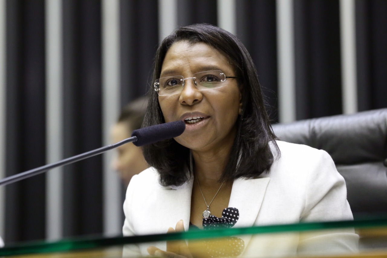 Deputada Rosangela Gomes é  eleita para ocupar a 4ª Secretaria